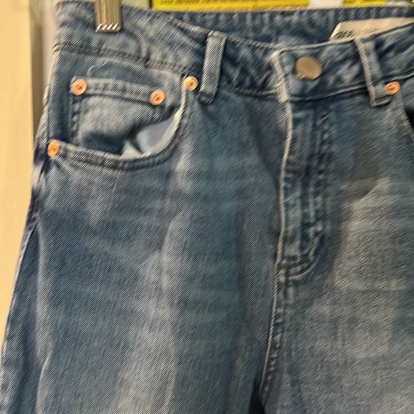 ASOS Petite Mom Jeans w/ ripped knees - Picture 3 of 4